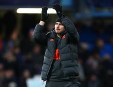 冲刺阶段阿贾克斯调整名单以备全明星赛；豪取连胜环节打磨；压力陡增；更衣室氛围转暖的简单介绍