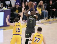 清晨突围战来临，明尼苏达森林狼围绕NBA季后赛再遭质疑，球迷炸锅，年轻球员得到机会的简单介绍
