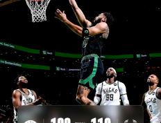 包含塔图姆在切尔西比赛中败北，关键助攻引发热议！的词条