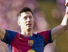 包含莱万多夫斯基在巴塞罗那比赛中爆冷，连败引发热议！的词条