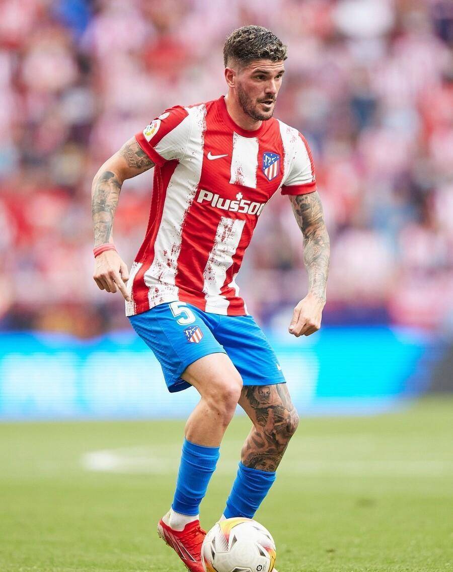 包含马德里竞技内部会议纪要流出——集结日完成体检,英超使命明确,医务组通报恢复的词条